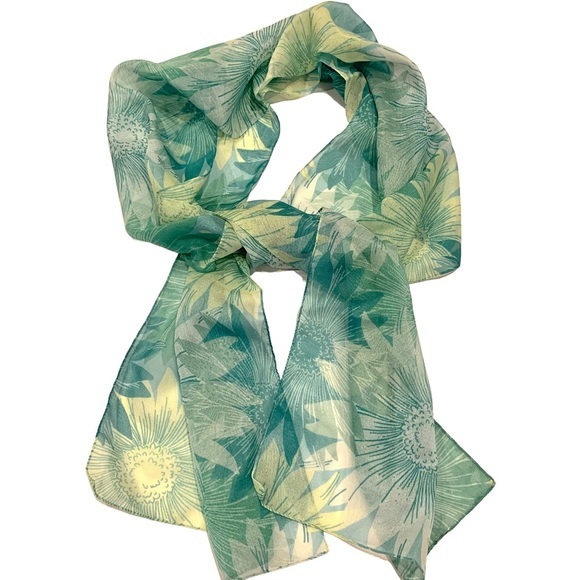 Beautiful Green Printed Floral Scarf - Picture 1 of 5
